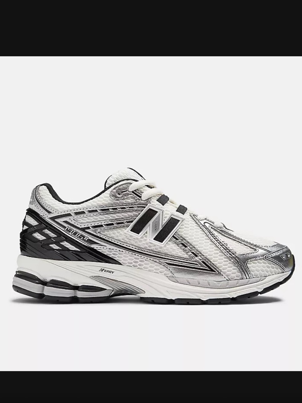 New Balance Women's White and Black Athletic Running Sneakers